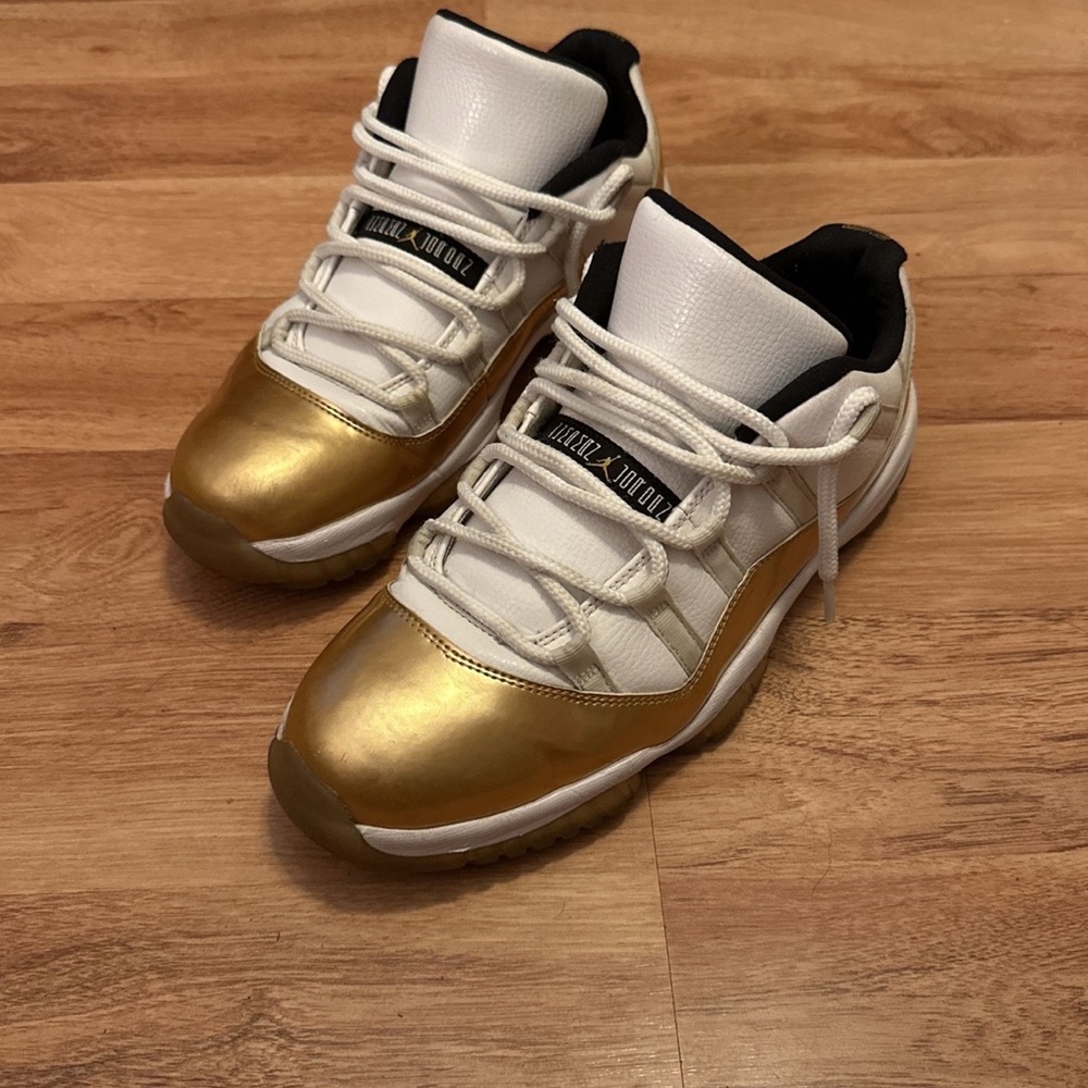 Nike Air Jordan 11 Retro Low "Closing Ceremony 2016" Size 10.5